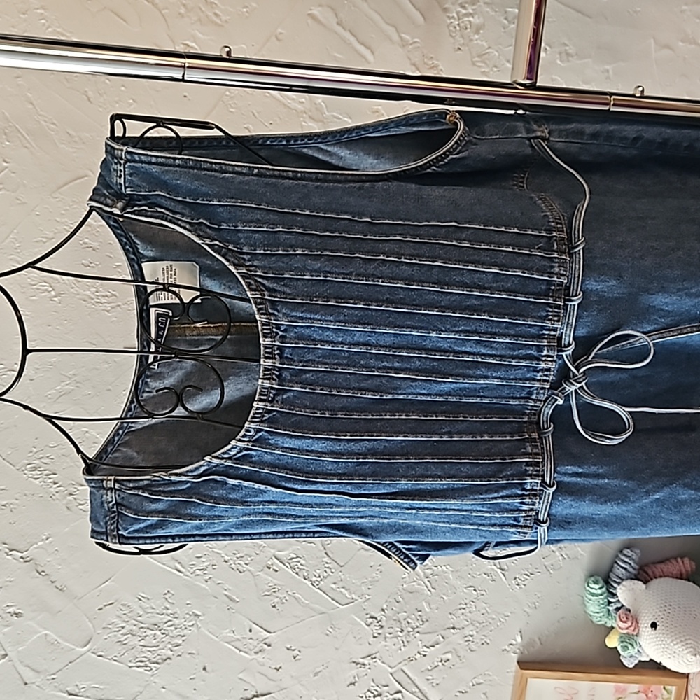 Sleeveless Blue Midi Dress with Pintuck Bodice - Picture 2 of 9